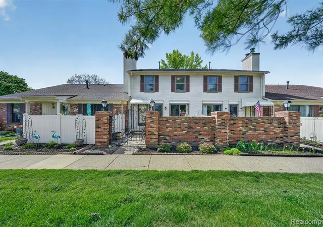 5th image of 38969 Golfview Dr, Clinton Township, MI 48038 | MLS# 60997333