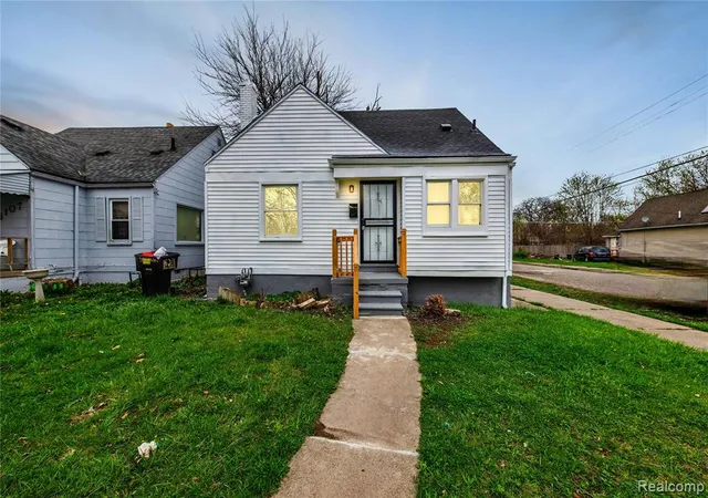 1st image of 16121 Manning St, Detroit, MI 48205 2079 | MLS# 60950015