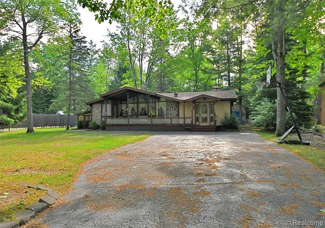 Homes for sale in Saint Helen, MI | 6252 Clearbrook Dr, Saint Helen, MI 48656 | MLS# 61000573