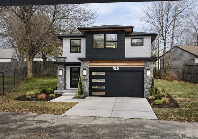 1st image of 16641 Stephens Dr, Eastpointe, MI 48021 | MLS# 61001010