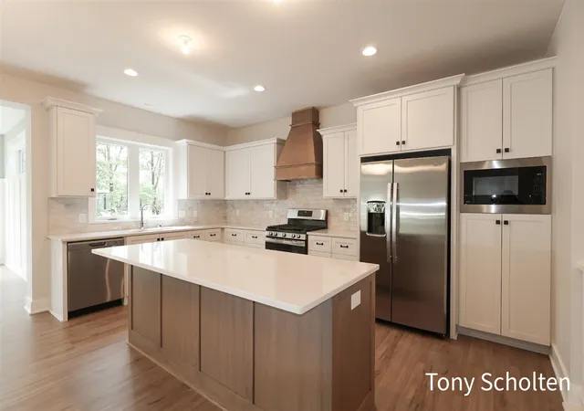 3rd image of 5134 Blendon Mdw Cir, Hudsonville, MI 49426