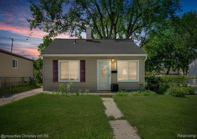 Homes for sale in Hazel Park, MI | 1754 E Harry Ave, Hazel Park, MI 48030 | MLS# 61000466