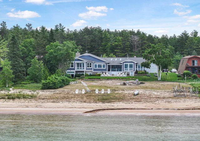 4th image of 6709 E Wilderness Dr, Mackinaw City, MI 49701 | MLS# 80065183