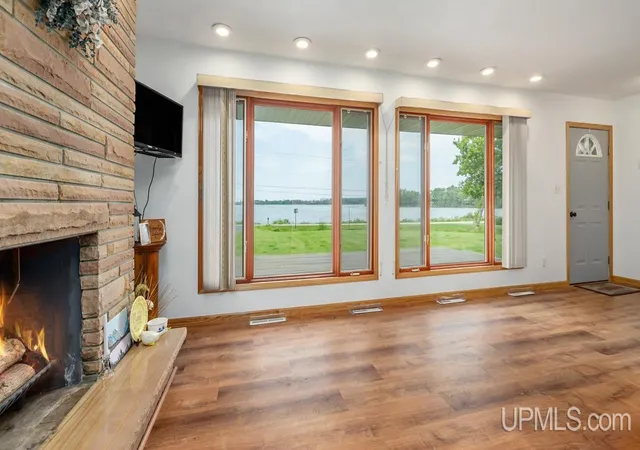 Homes for sale in Iron Mountain, MI | W8135 S Lake Antoine Rd, Iron Mountain, MI 49801 | MLS# 50205092
