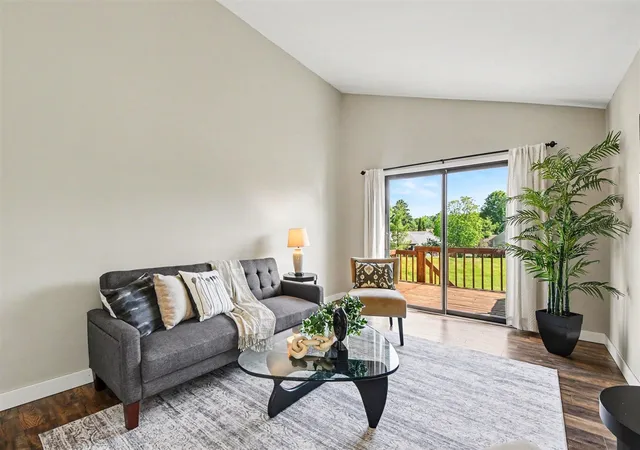 Listing Photo 4 - Condo for sale in building located at 2271 Bridle Creek St, Grand Rapids, MI 49508