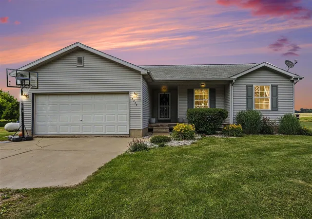 Homes for sale in Eaton Rapids, MI | 6253 Mills Hwy, Eaton Rapids, MI 48827 | MLS# 70542560