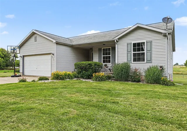 Homes for sale in Eaton Rapids, MI | 6253 Mills Hwy, Eaton Rapids, MI 48827 | MLS# 70542560