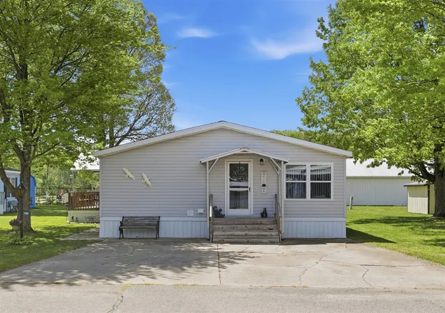 Photo 4 of Sale Pending at 166 Aspen St, Cedar Springs, MI 49319 | MLS# 70533253 | Listing updated on 2026-07-14