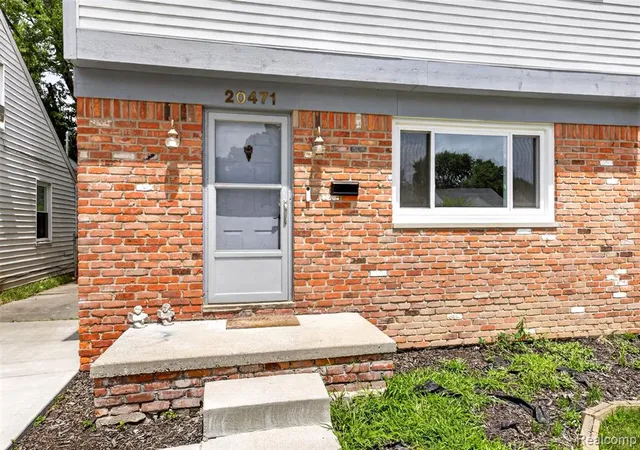 Photo 3 of Sale Pending at 20471 Hollywood St, Harper Woods, MI 48225 1164 | MLS# 61011877 | Listing updated on 2026-08-31