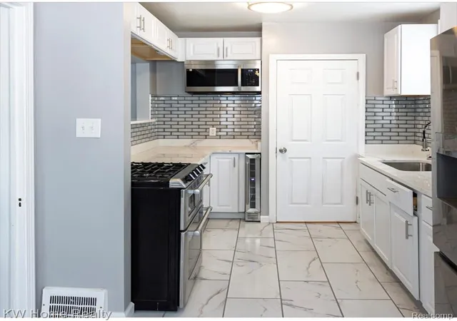 3rd image of 20051 Prairie St, Detroit, MI 48221 1268 | MLS# 60967354