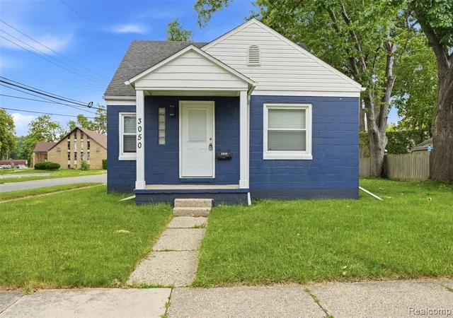 Homes for sale in Ferndale, MI | 3050 Grayson St, Ferndale, MI 48220 | MLS# 61003990