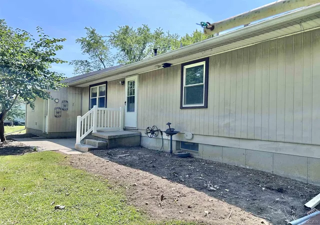 Homes for sale in Adrian, MI | 113 Pleasant Knoll Rd, Adrian, MI 49221 | MLS# 50214840