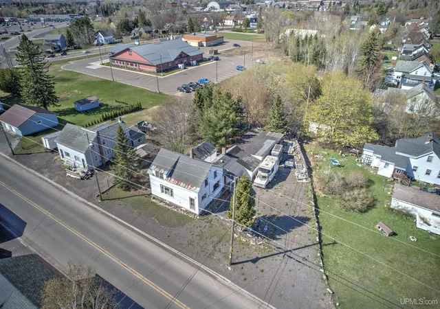Homes for sale in Calumet, MI | 25828 Lake Linden Ave, Calumet, MI 49913 | MLS# 50210463