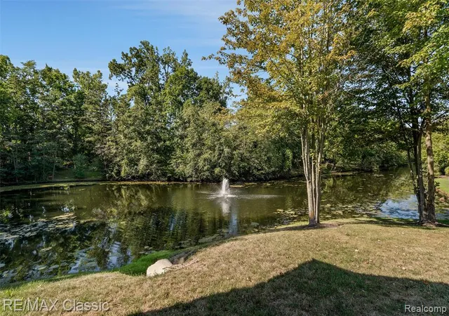 26th image of 6104 Jasmine Dr, Walled Lake, MI 48390 | MLS# 61023049