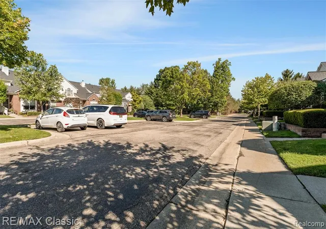 2nd image of 6104 Jasmine Dr, Walled Lake, MI 48390 | MLS# 61023049