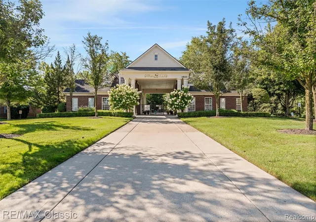 4th image of 6104 Jasmine Dr, Walled Lake, MI 48390 | MLS# 61023049