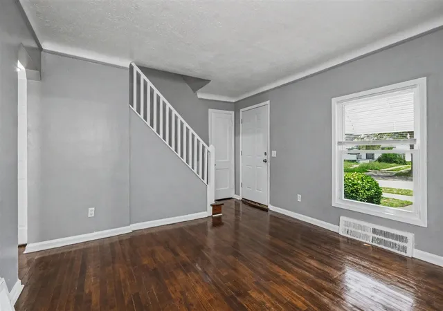 3rd image of 20283 Bradford St, Detroit, MI 48205 | MLS# 70549575