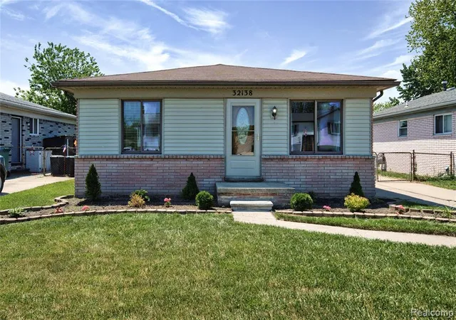 Homes for sale in Rockwood, MI | 32138 Glaser Rd, Rockwood, MI 48173 | MLS# 60999828
