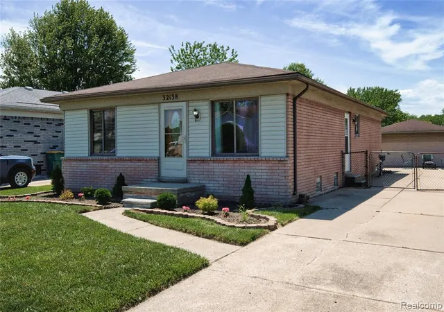 Homes for sale in Rockwood, MI | 32138 Glaser Rd, Rockwood, MI 48173 | MLS# 60999828