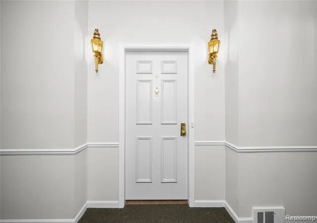 2nd image of 17111 E Jefferson Ave #10, Grosse Pointe, MI 48230 | MLS# 61017776