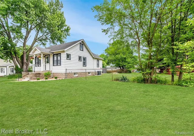 Homes for sale in Garden City, MI | 29019 Birchlawn St, Garden City, MI 48135 | MLS# 61000763