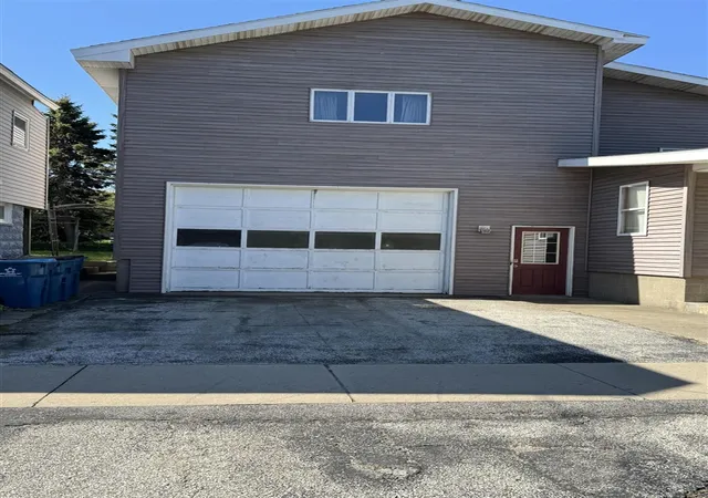 Homes for sale in Manistee, MI | 219 2nd Ave, Manistee, MI 49660 | MLS# 70511423