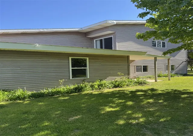 Homes for sale in Manistee, MI | 219 2Nd Ave, Manistee, MI 49660 | MLS# 70511423