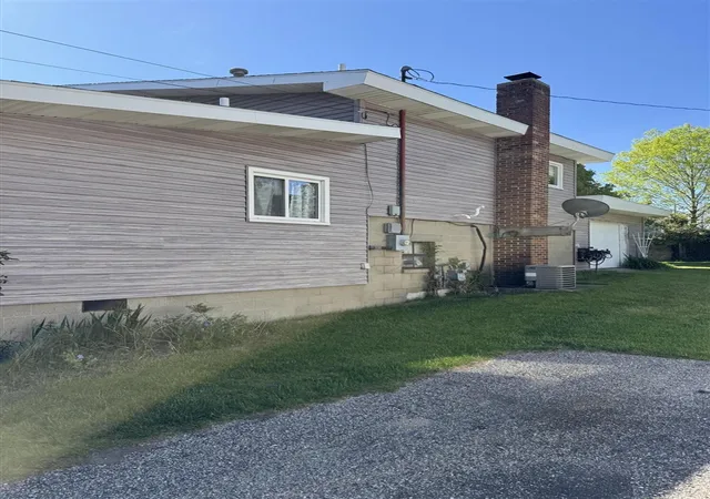 Homes for sale in Manistee, MI | 219 2Nd Ave, Manistee, MI 49660 | MLS# 70511423