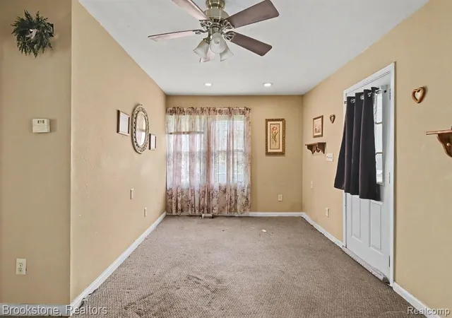 Photo 4 of Single family home for sale at 808 Emmett Ave, Jackson, MI 49203 5906 | MLS# 61014598 | Listing updated on 2026-09-14