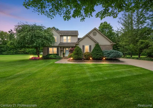 Homes for sale in White Lake, MI | 4683 Fox Chase Dr, White Lake, MI 48383 | MLS# 61005466