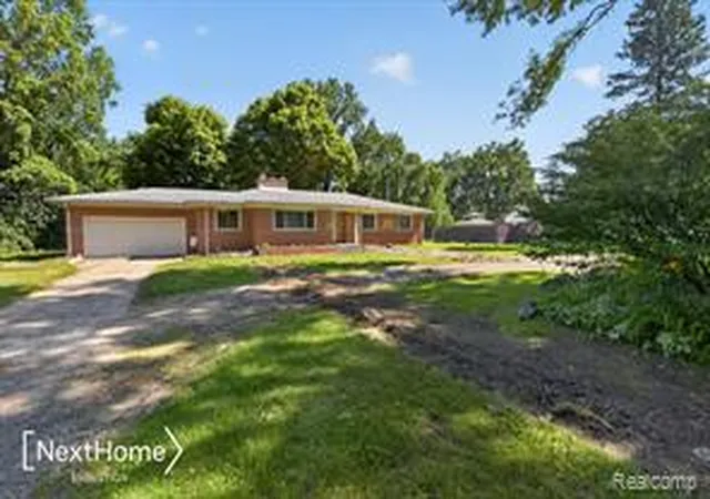 Homes for sale in Romulus, MI | 33950 Ecorse Rd, Romulus, MI 48174 | MLS# 61009875