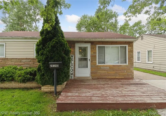Single family home for sale at 25143 Fern St, Roseville, MI 48066 | MLS# 60916432 | Listing updated on 2026-07-07