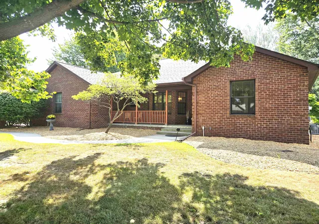 Photo 1 of Sale Pending at 1008 Nebobish St, Essexville, MI 48732 | MLS# 50220232 | Listing updated on 2026-09-28