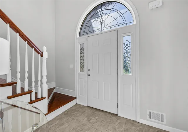 4th image of 2119 Rochelle Park Dr, Rochester Hills, MI 48309 | MLS# 70532520