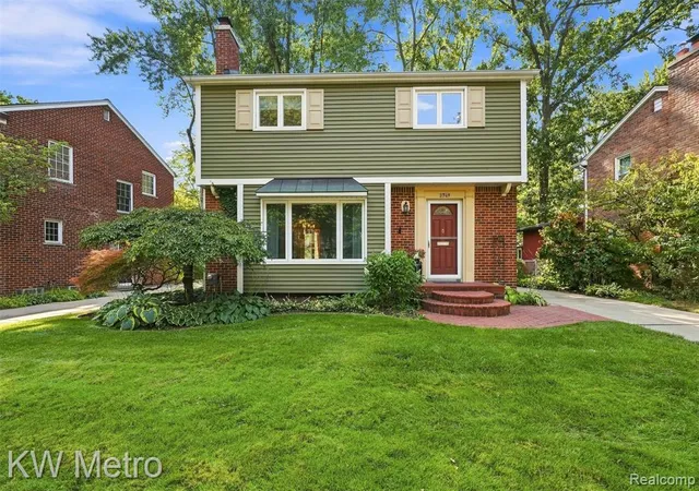Photo 3 of Single family home for sale at 3749 Cumberland Rd, Berkley, MI 48072 1653 | MLS# 61023696 | Listing updated on 2026-10-08