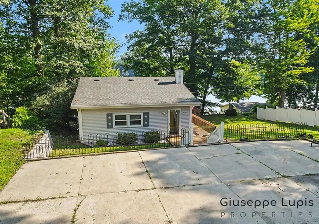 Photo 2 of Sale Pending at 12309 Canter Dr, Belding, MI 48809 | MLS# 70551190 | Listing updated on 2026-08-26