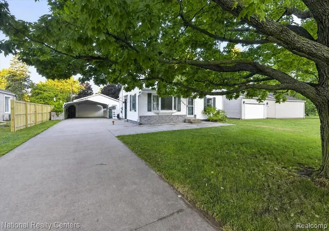2nd image of 2390 E Clearview Dr, Adrian, MI 49221 | MLS# 61017582