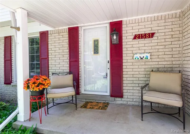 Homes for sale in Farmington, MI | 21581 Birchwood St, Farmington, MI 48336 | MLS# 60997915