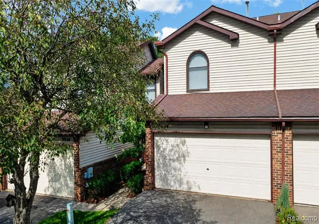 Photo 1 of Sale Pending at 9034 E Bluewater Dr, Clarkston, MI 48348 4256 | MLS# 61024533 | Listing updated on 2026-08-29