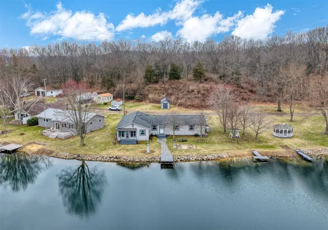 Photo 1 of Single family home for sale at 228 Oak Grv Dr, Brooklyn, MI 49230 | MLS# 70520615 | Listing updated on 2026-08-14