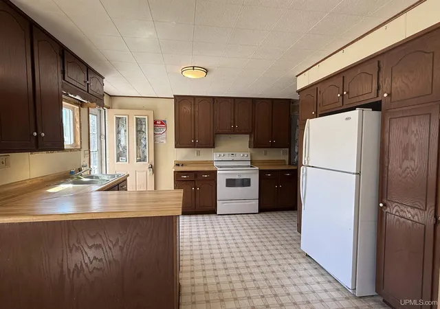 Homes for sale in Iron River, MI | 73 Allen St, Iron River, MI 49935 | MLS# 50208027