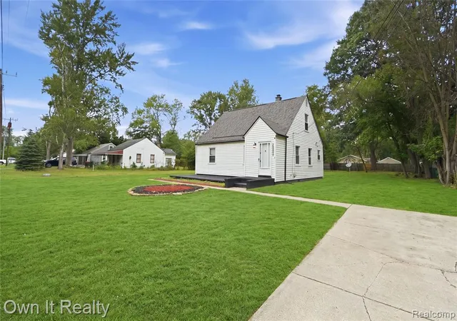 Photo 2 of Single family home for sale at 20802 Midway Ave, Southfield, MI 48075 7541 | MLS# 61022953 | Listing updated on 2026-09-04