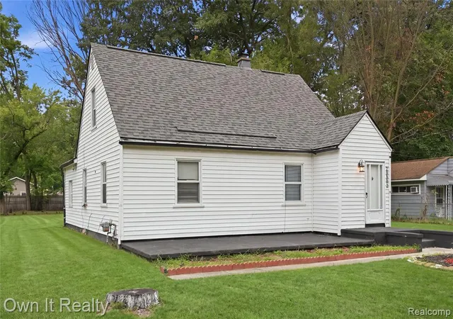 Photo 3 of Single family home for sale at 20802 Midway Ave, Southfield, MI 48075 7541 | MLS# 61022953 | Listing updated on 2026-09-04