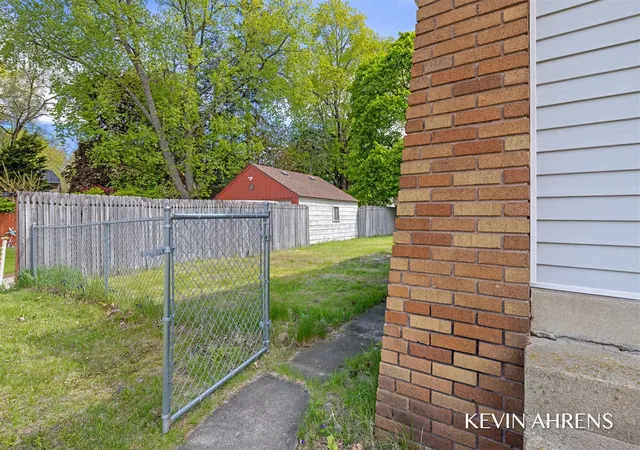 28th image of 1862 Kalamazoo Ave, Grand Rapids, MI 49507 | MLS# 70530120