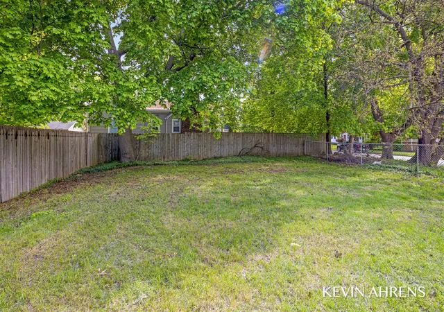 3rd image of 1862 Kalamazoo Ave, Grand Rapids, MI 49507 | MLS# 70530120