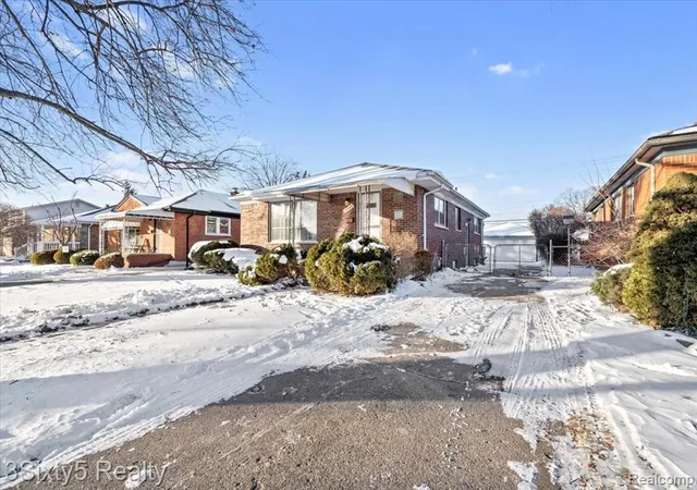 Homes for sale in Allen Park, MI | 18650 Grey Ave, Allen Park, MI 48101 | MLS# 60965398