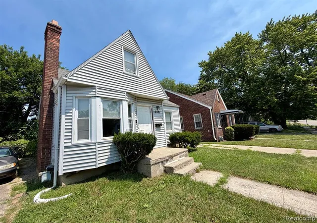 Photo 2 of Sale Pending at 15431 Saratoga St, Detroit, MI 48205 2929 | MLS# 61013026 | Listing updated on 2026-09-03