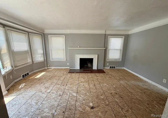 Photo 3 of Sale Pending at 15431 Saratoga St, Detroit, MI 48205 2929 | MLS# 61013026 | Listing updated on 2026-09-03