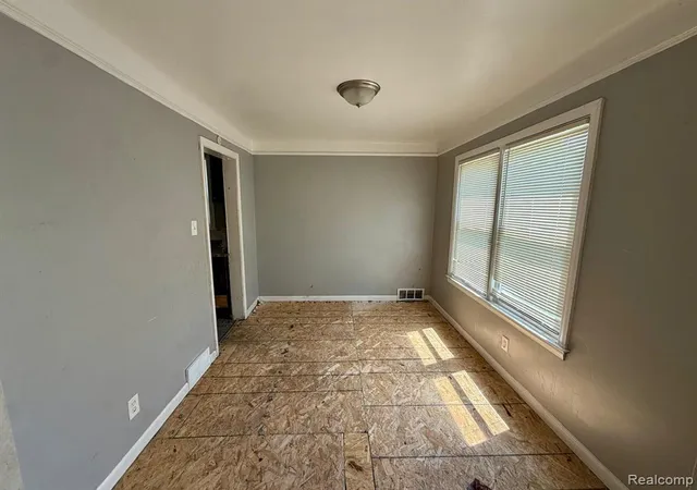 Photo 4 of Sale Pending at 15431 Saratoga St, Detroit, MI 48205 2929 | MLS# 61013026 | Listing updated on 2026-09-03