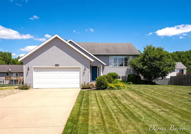 Homes for sale in Hudsonville, MI | 7904 Westside Dr, Hudsonville, MI 49426 | MLS# 70541491
